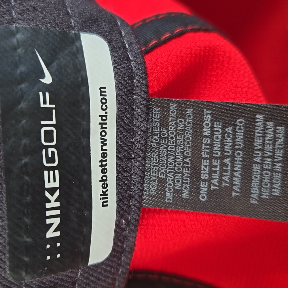 NWOT Nike Golf Mercedes Benz Adult Unisex Red/Black Dri Fit Strapback Cap - Picture 3 of 3